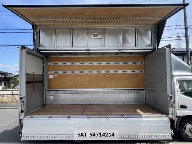 Hino DUTRO 2017-04 6904490-18