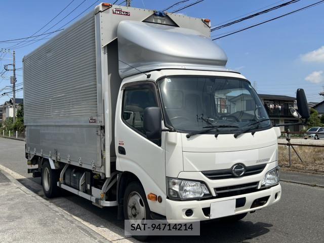 Hino DUTRO 2017-04 6904490-1