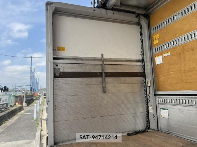 Hino DUTRO 2017-04 6904490-19