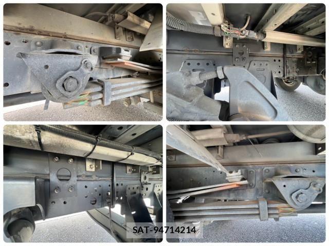 Hino DUTRO 2017-04 6904490-25