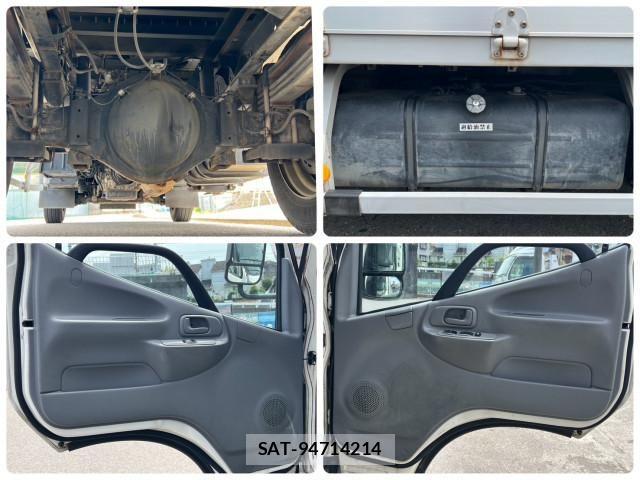 Hino DUTRO 2017-04 6904490-26