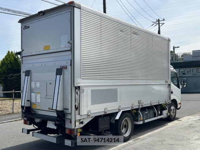 Hino DUTRO 2017-04 6904490-2