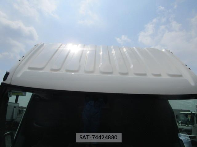 Hino DUTRO 2025-07 6904465-10