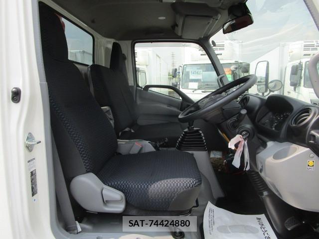 Hino DUTRO 2025-07 6904465-11