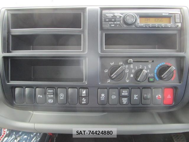 Hino DUTRO 2025-07 6904465-14