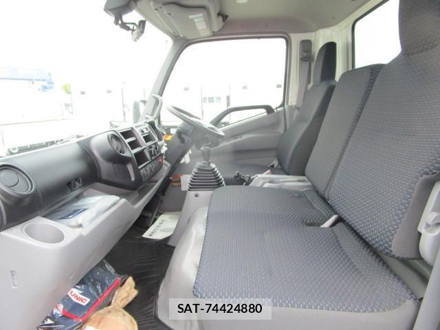 Hino DUTRO 2025-07 6904465-20