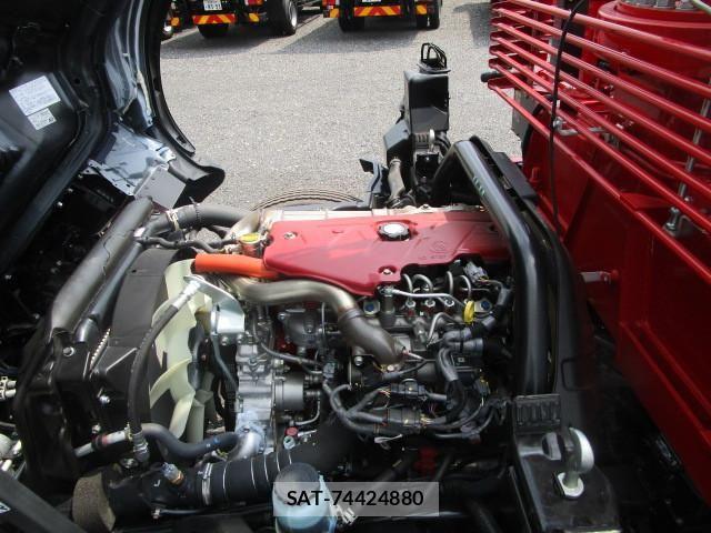 Hino DUTRO 2025-07 6904465-23