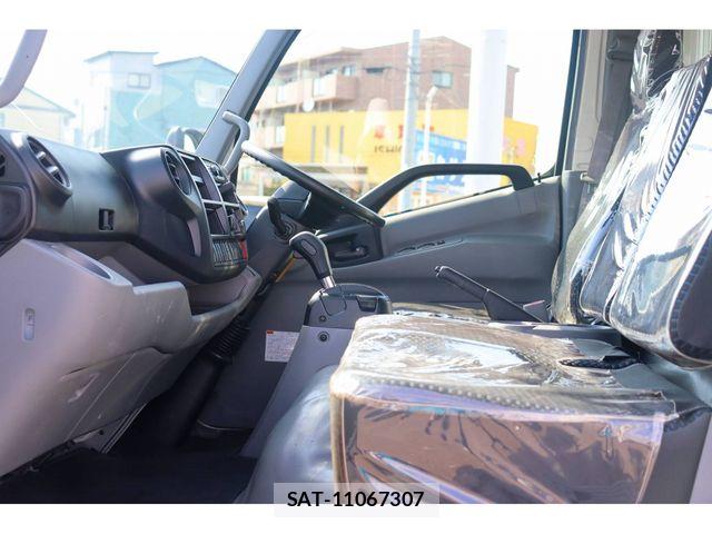 Hino DUTRO 2023-12 6904487-20