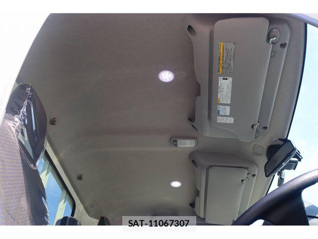 Hino DUTRO 2023-12 6904487-22