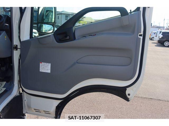 Hino DUTRO 2023-12 6904487-23
