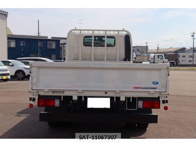 Hino DUTRO 2023-12 6904487-3