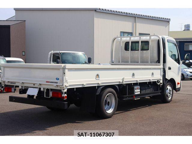 Hino DUTRO 2023-12 6904487-4
