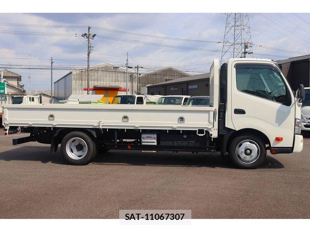 Hino DUTRO 2023-12 6904487-5