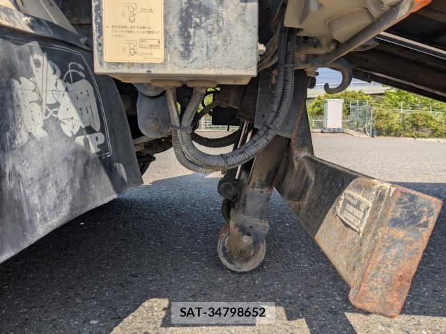 Hino DUTRO 2017-02 6904485-21