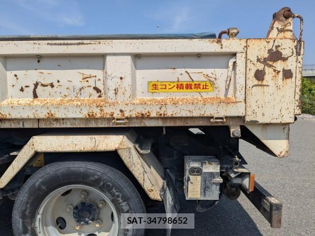 Hino DUTRO 2017-02 6904485-23