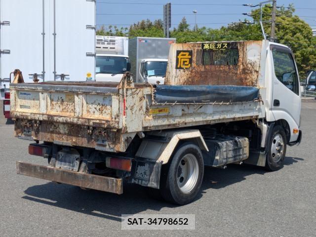 Hino DUTRO 2017-02 6904485-2