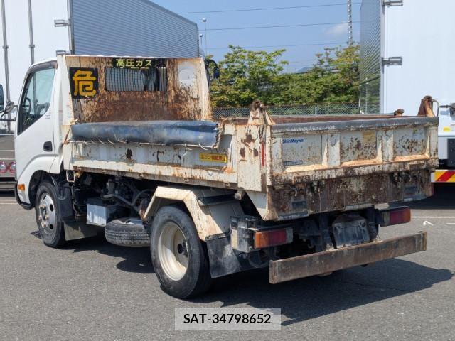 Hino DUTRO 2017-02 6904485-3