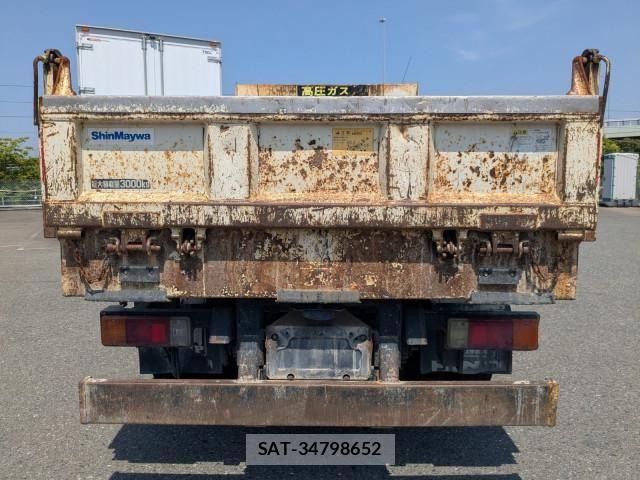 Hino DUTRO 2017-02 6904485-4