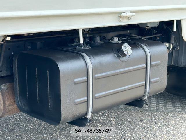 Hino DUTRO 2019-05 6904496-10