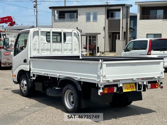Hino DUTRO 2019-05 6904496-13