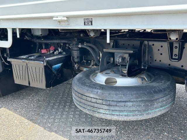 Hino DUTRO 2019-05 6904496-14