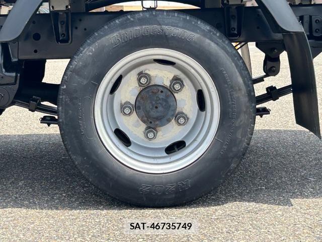 Hino DUTRO 2019-05 6904496-19