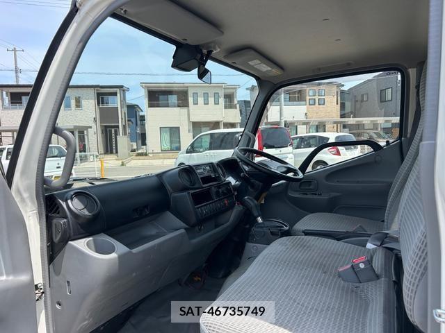 Hino DUTRO 2019-05 6904496-24