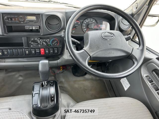 Hino DUTRO 2019-05 6904496-26