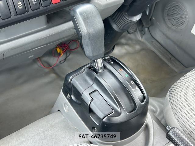 Hino DUTRO 2019-05 6904496-27