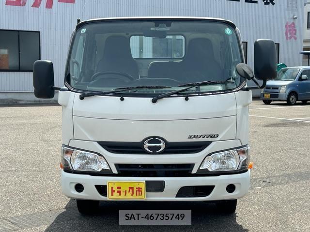 Hino DUTRO 2019-05 6904496-2