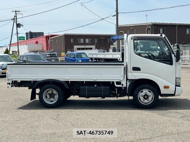 Hino DUTRO 2019-05 6904496-7