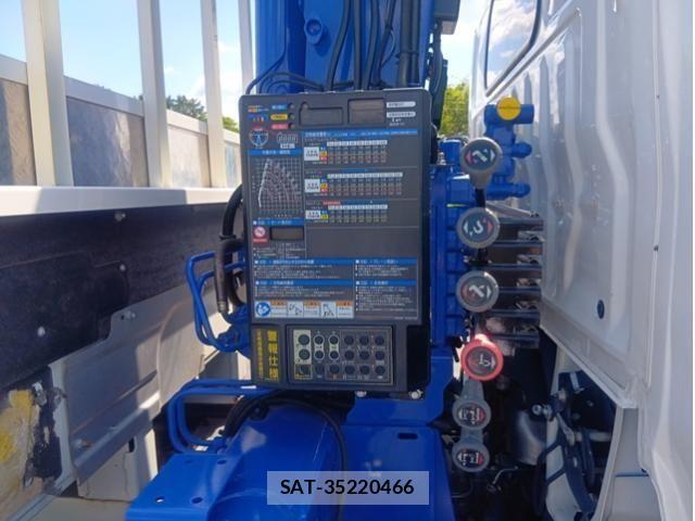 Hino DUTRO 2023-08 6904478-11