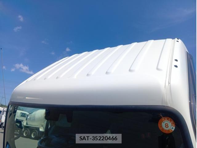 Hino DUTRO 2023-08 6904478-17