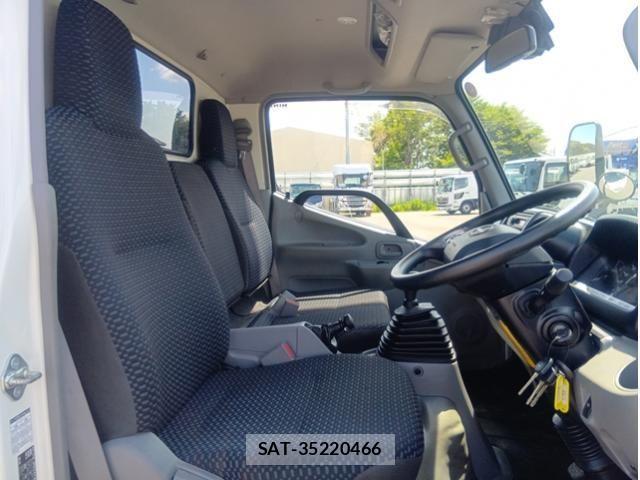 Hino DUTRO 2023-08 6904478-22