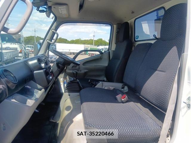 Hino DUTRO 2023-08 6904478-23