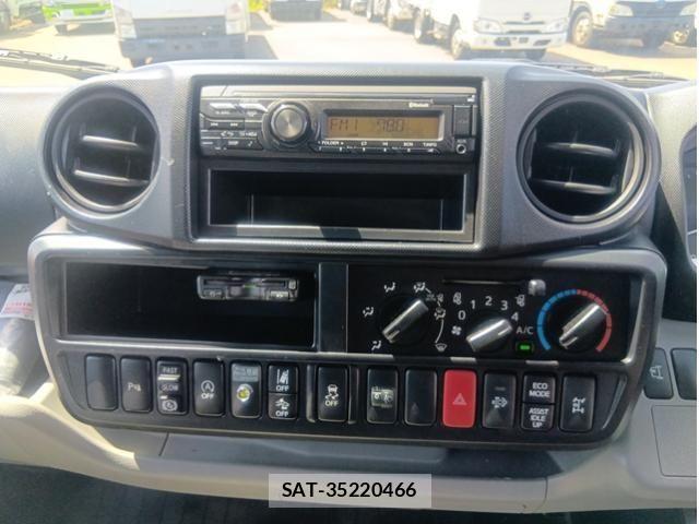 Hino DUTRO 2023-08 6904478-25