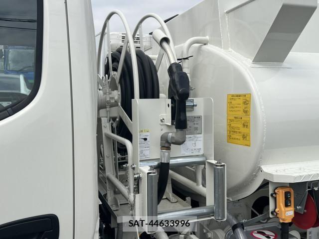 Hino DUTRO 2025-02 6904464-11