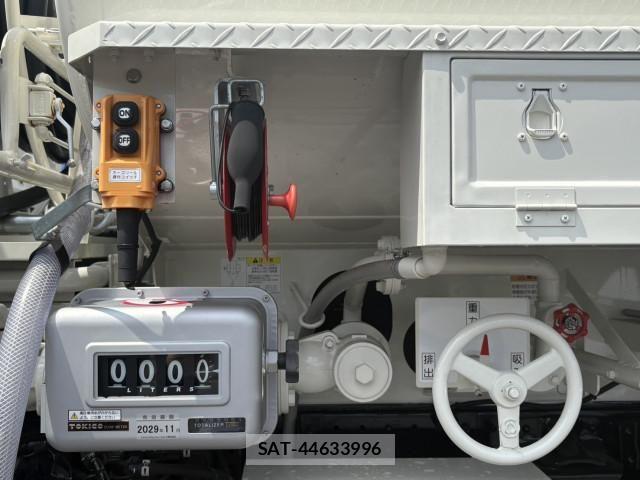 Hino DUTRO 2025-02 6904464-12