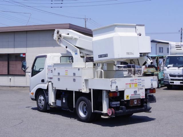Hino DUTRO 2017-12 6919885-2