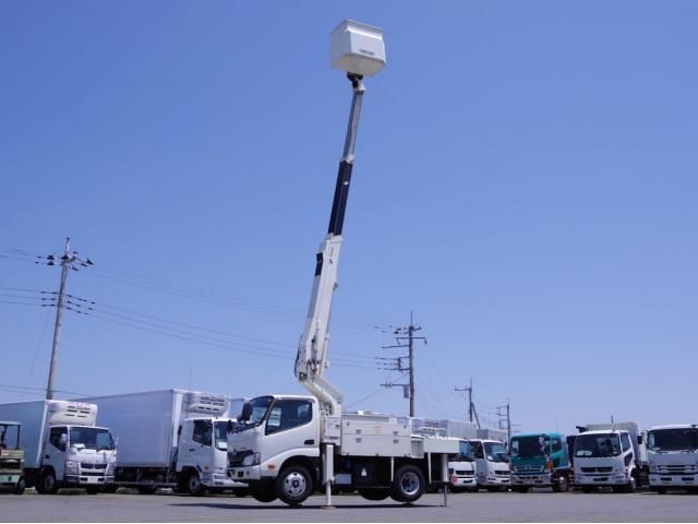 Hino DUTRO 2017-12 6919885-4