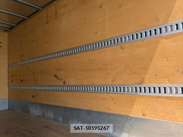 Hino DUTRO 2018-02 6904492-10