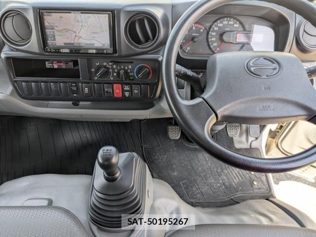 Hino DUTRO 2018-02 6904492-27