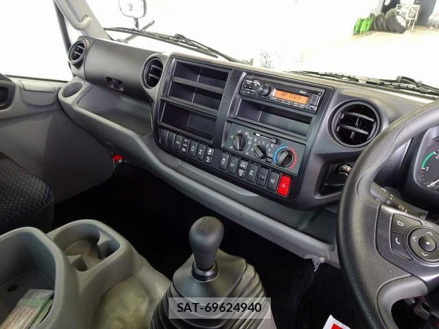 Hino DUTRO 2024-06 6904462-9
