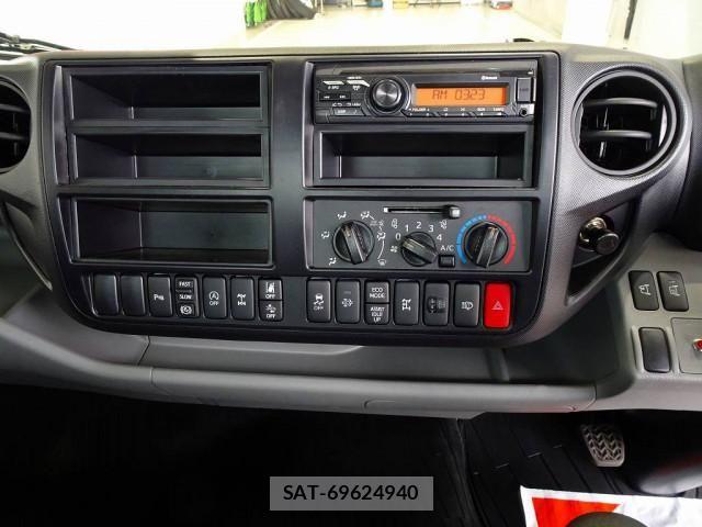 Hino DUTRO 2024-06 6904462-10