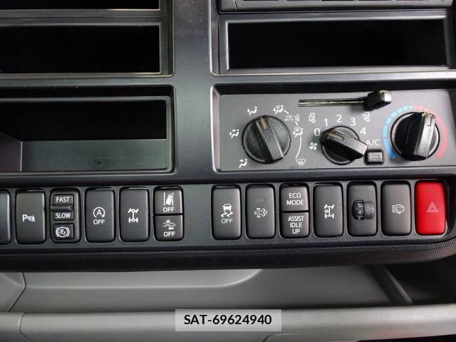 Hino DUTRO 2024-06 6904462-12