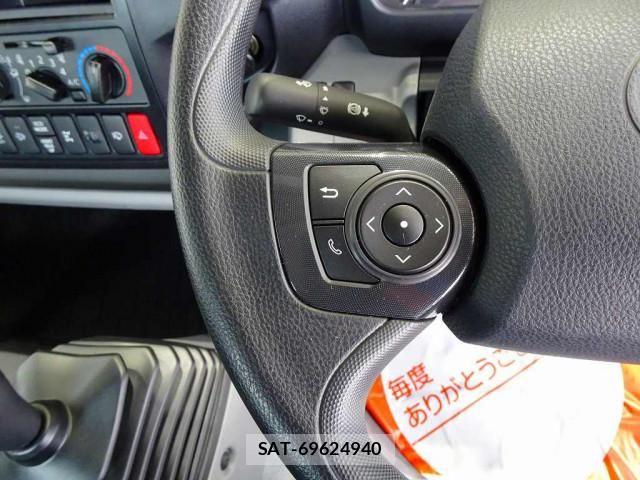 Hino DUTRO 2024-06 6904462-17