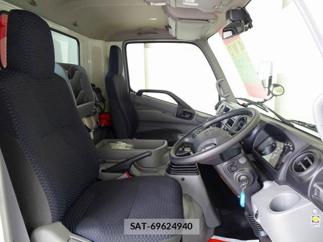 Hino DUTRO 2024-06 6904462-5