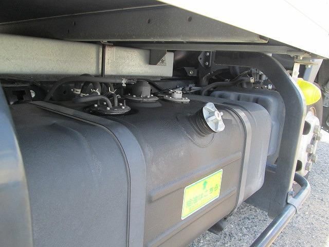 Hino DUTRO 2022-03 6919886-14