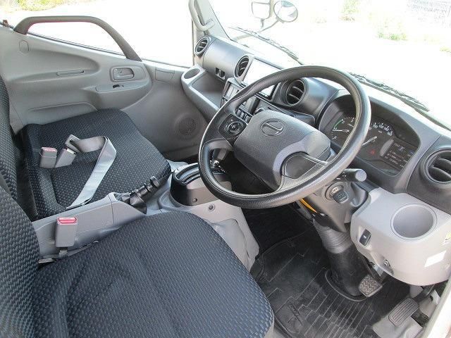 Hino DUTRO 2022-03 6919886-16
