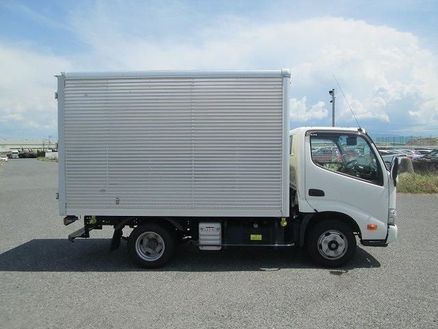 Hino DUTRO 2022-03 6919886-3